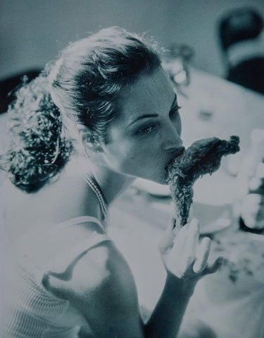Christy Turlington eating fried chicken - Original Artist Print by Dewey Nicks
